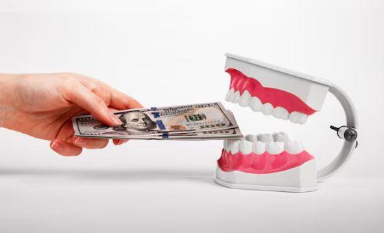 argent-pour-sante-dents-soins-dentaires-soins-dentaires-service-dentisterie_361816-7045 argent-pour-sante-dents-soins-dentaires-soins-dentaires-service-dentisterie_361816-7045